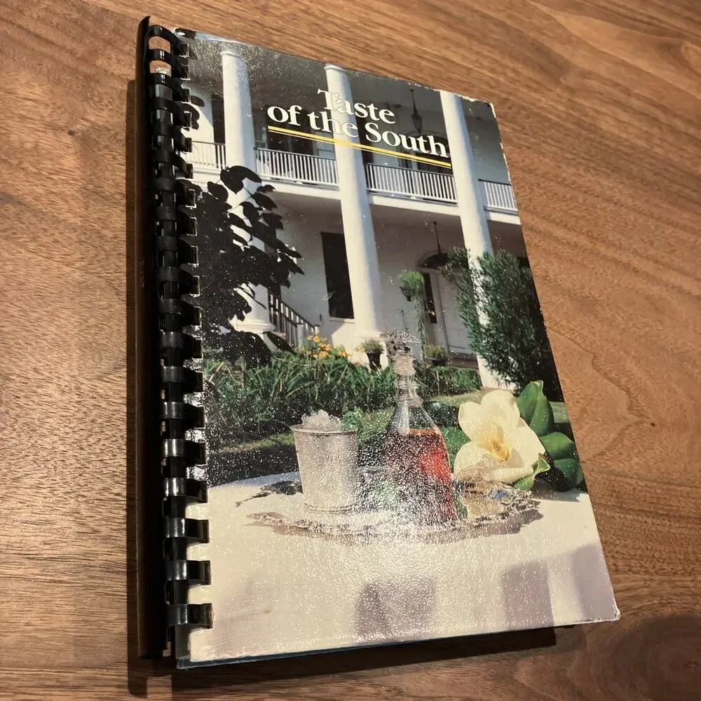 Taste of the South Cookbook Symphony League of‎ Jackson, Mississippi 1984 (A27)